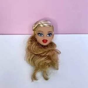 Cabeça de boneca de plástico de princesa
